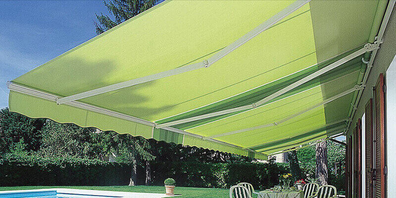 store banne vert motoris&eacute; 